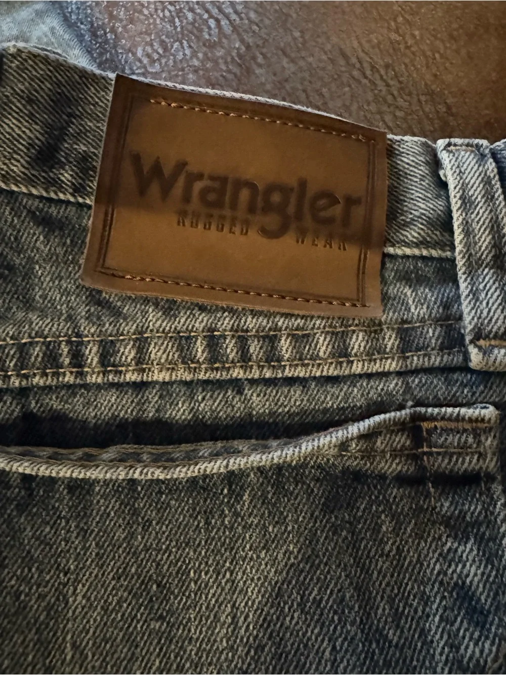 Wrangler Men's Relaxed Light Blue Denim Jeans Sz 40 x 34 Like New!